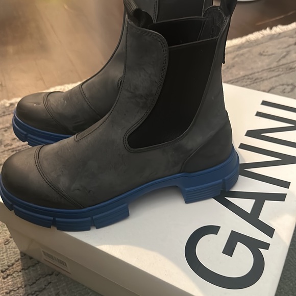 GANNI Blue Cleated Low Black Chelsea Boot size 8/38 - Picture 4 of 4